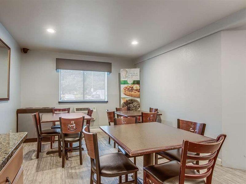 Quality Inn Atlanta Airport-Central College Park Екстер'єр фото